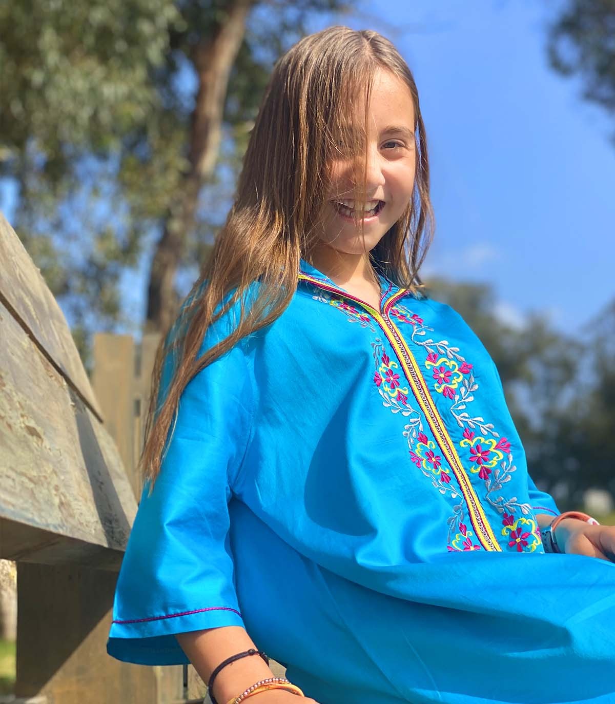 Djellaba fillette Éclat Bleu Électrique Brodée | Ô p'tit beldi