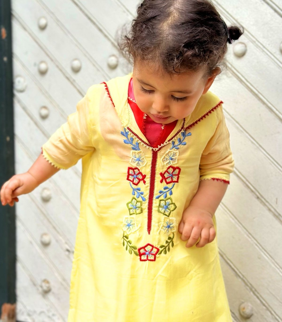 Ensemble Djellaba et Kmiss Éclat Solaire pour Filles | Ô p'tit beldi