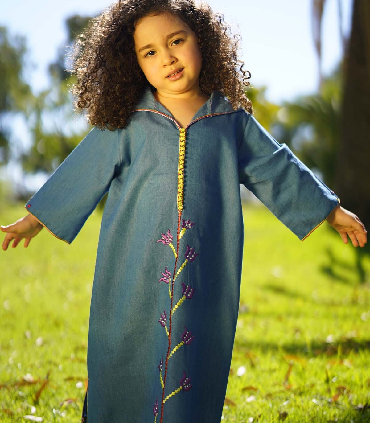 Djellaba Petite Fleur en Jean Brodé | Ô p'tit beldi
