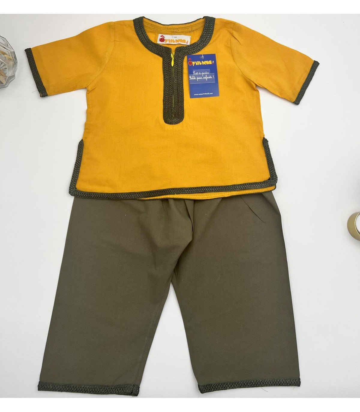 Jabador Garçon Soleil Moutarde avec Pantalon Kaki | Ô p'tit beldi