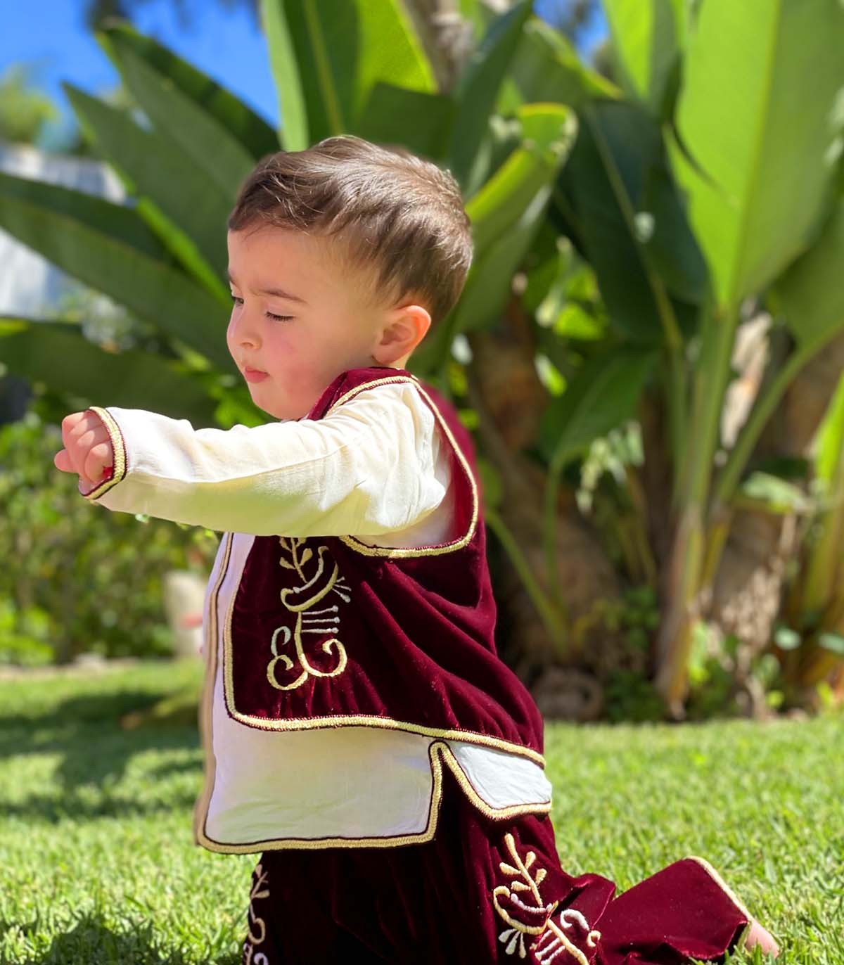 Jabador garçon Traditionnel 3 Pièces – Velours Grenat Brodé d’Or | Ô p'tit beldi