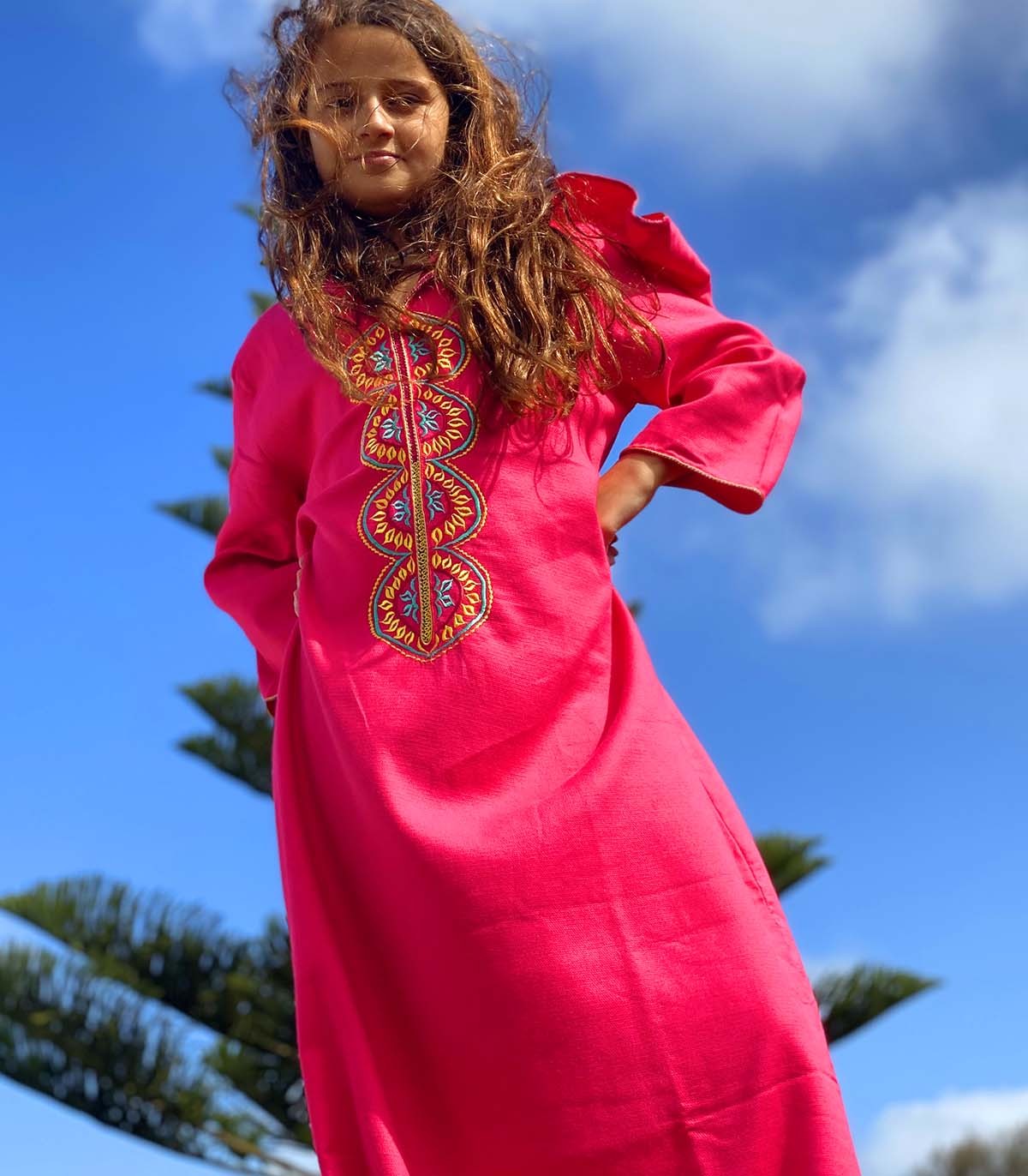 Jellaba fillette Féérique Fuchsia Élégance et Tradition | Ô p'tit beldi