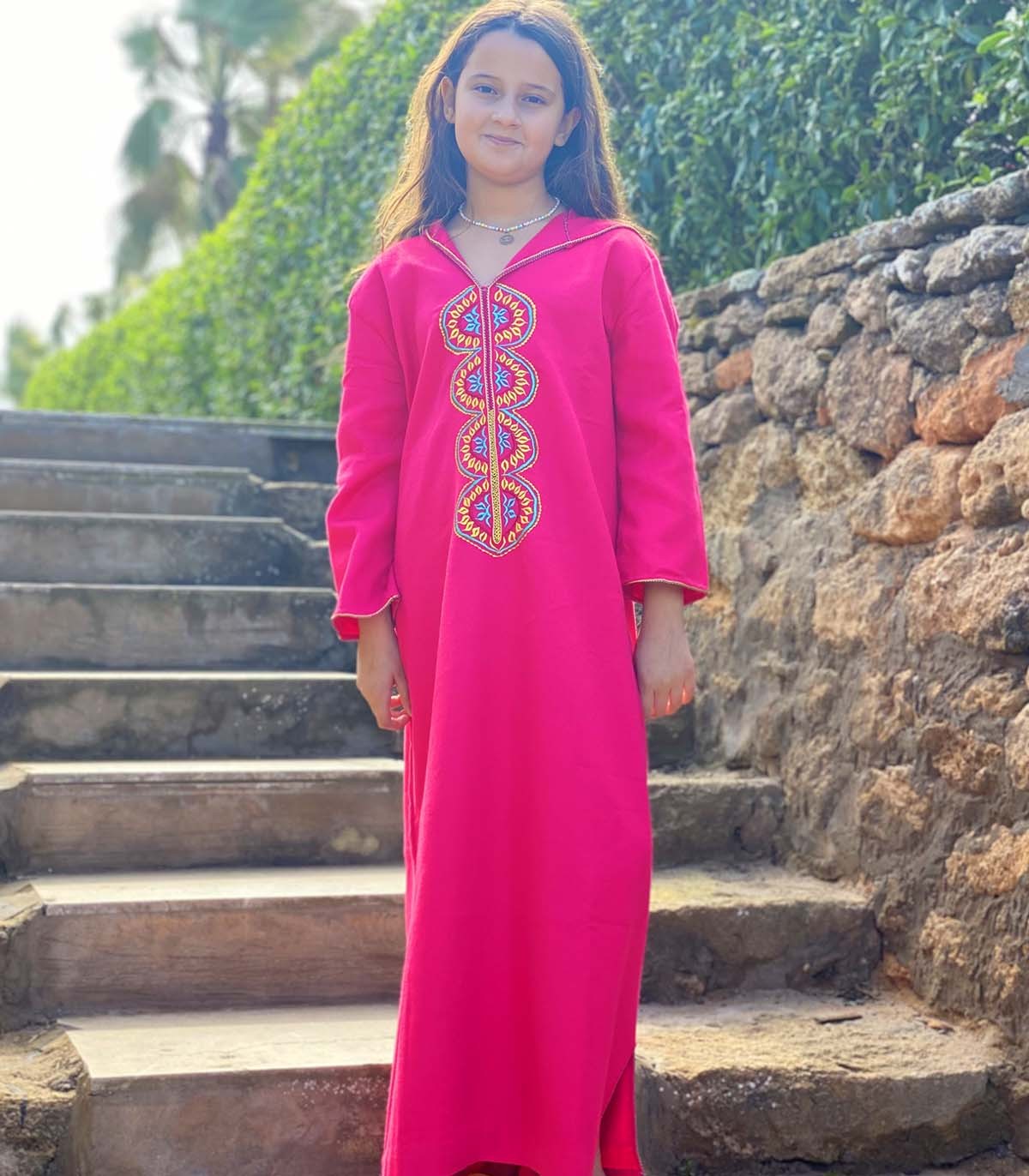 Jellaba fillette Féérique Fuchsia Élégance et Tradition | Ô p'tit beldi
