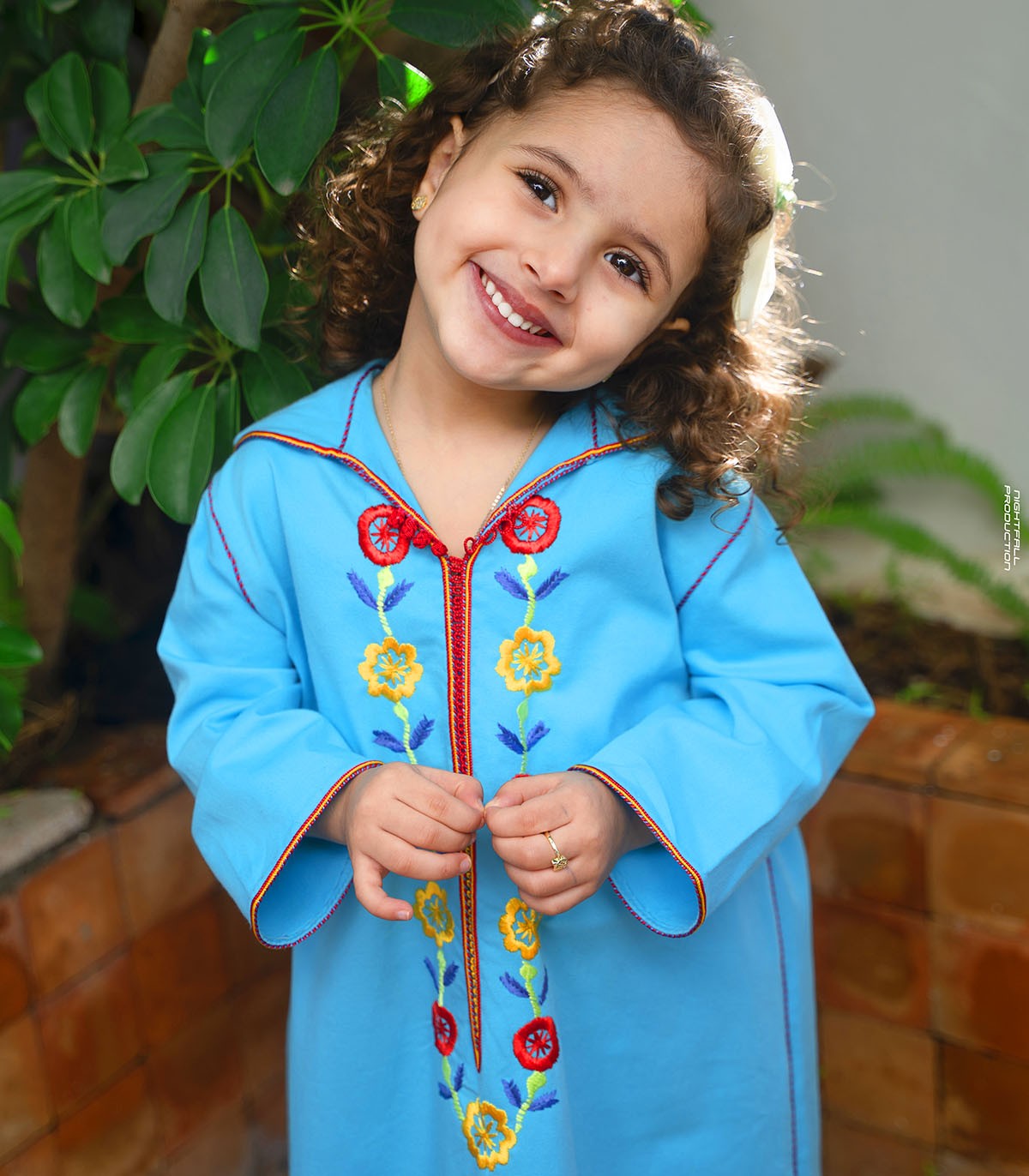 Djellaba fillette Cyan Brodée Collier | Ô p'tit beldi