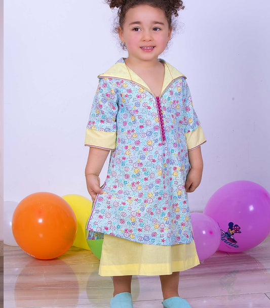 Floral children's djellaba - Pastel green with yellow collar Summer Flower